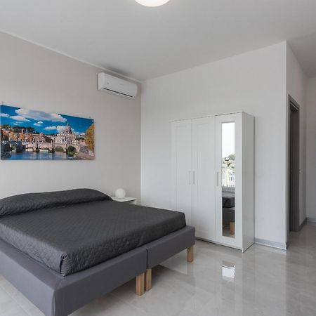 Travelershome Ciampino Airport Guesthouse 600M To Airport 外观 照片