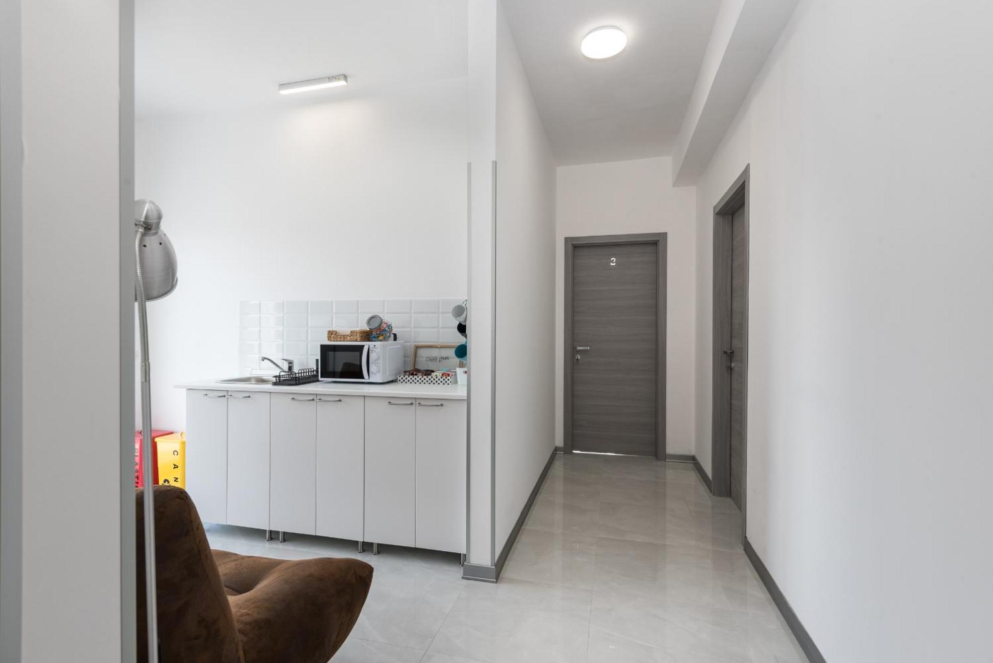 Travelershome Ciampino Airport Guesthouse 600M To Airport 外观 照片