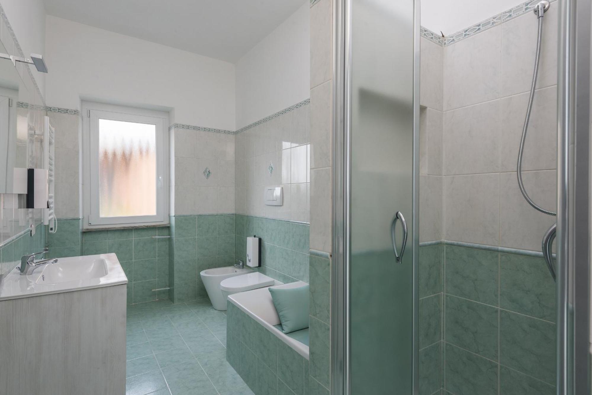 Travelershome Ciampino Airport Guesthouse 600M To Airport 外观 照片