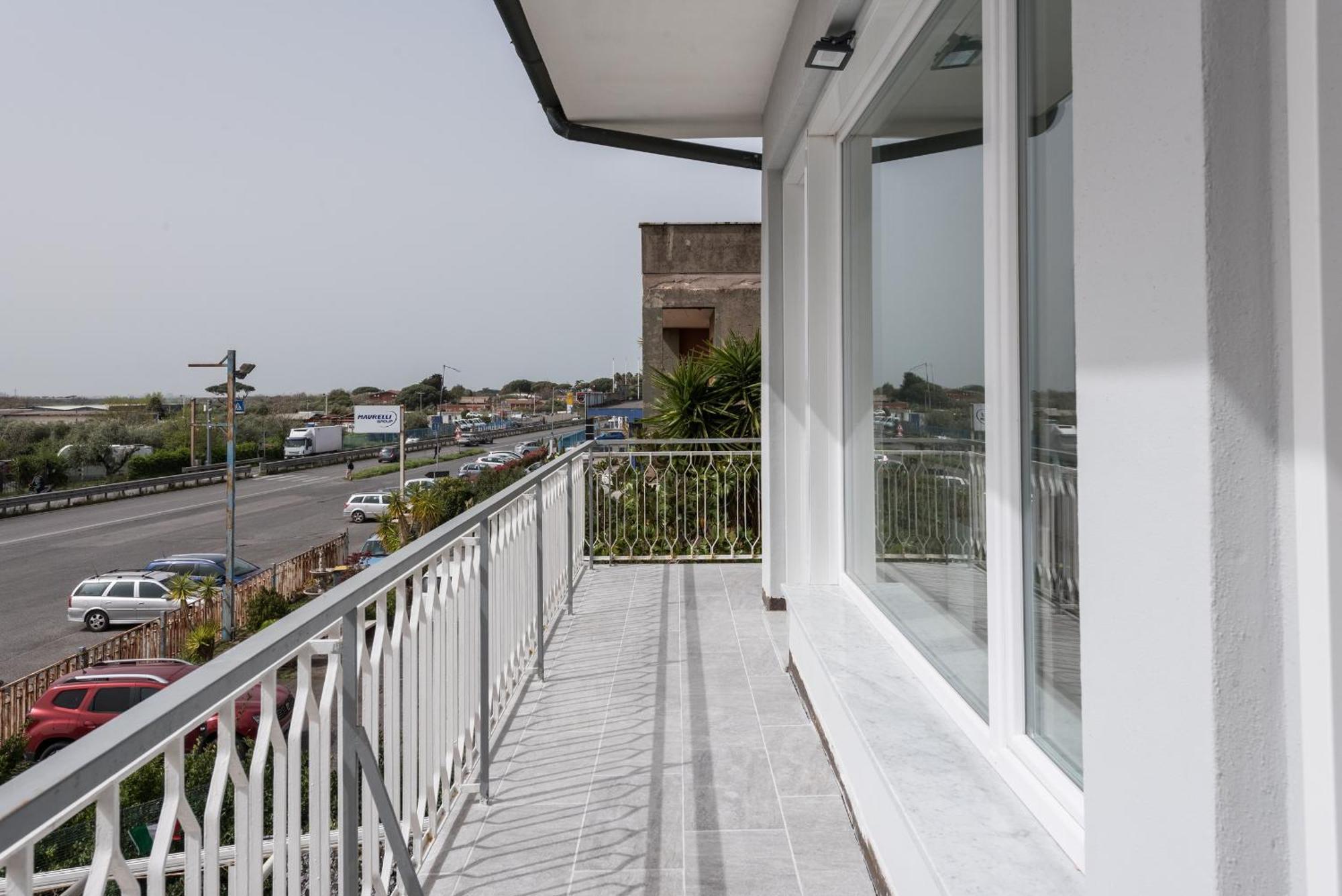 Travelershome Ciampino Airport Guesthouse 600M To Airport 外观 照片
