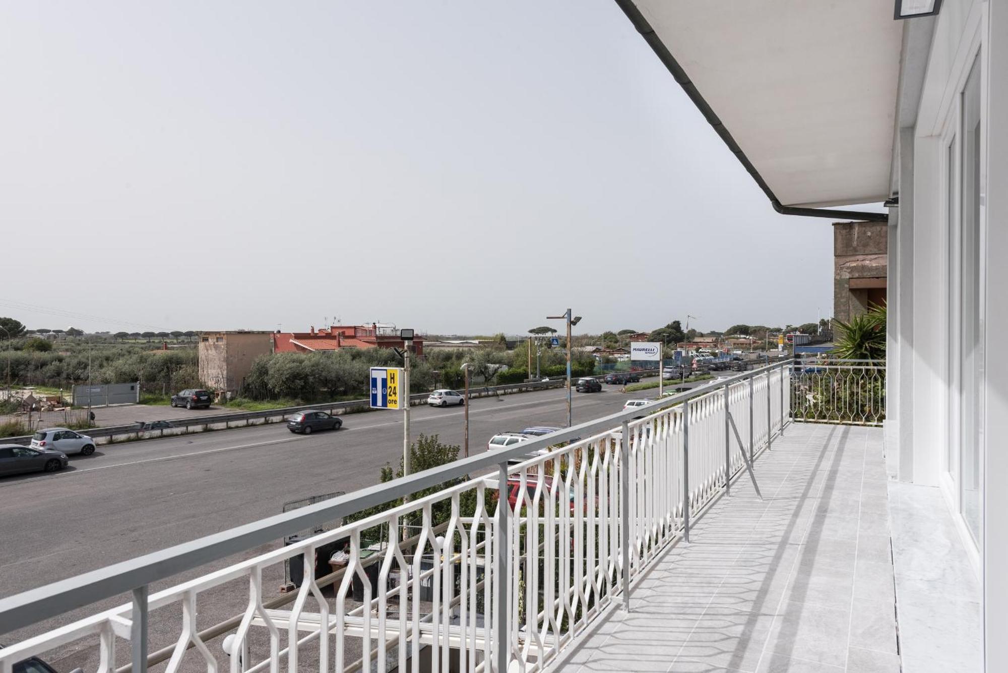 Travelershome Ciampino Airport Guesthouse 600M To Airport 外观 照片